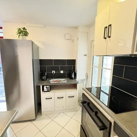 Neuf Ecluses 2e Etage Frühstückspension Béziers