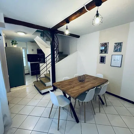 Neuf Ecluses 2e Etage 3* Béziers